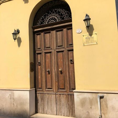 Elena Rooms Tarente Buitenkant foto